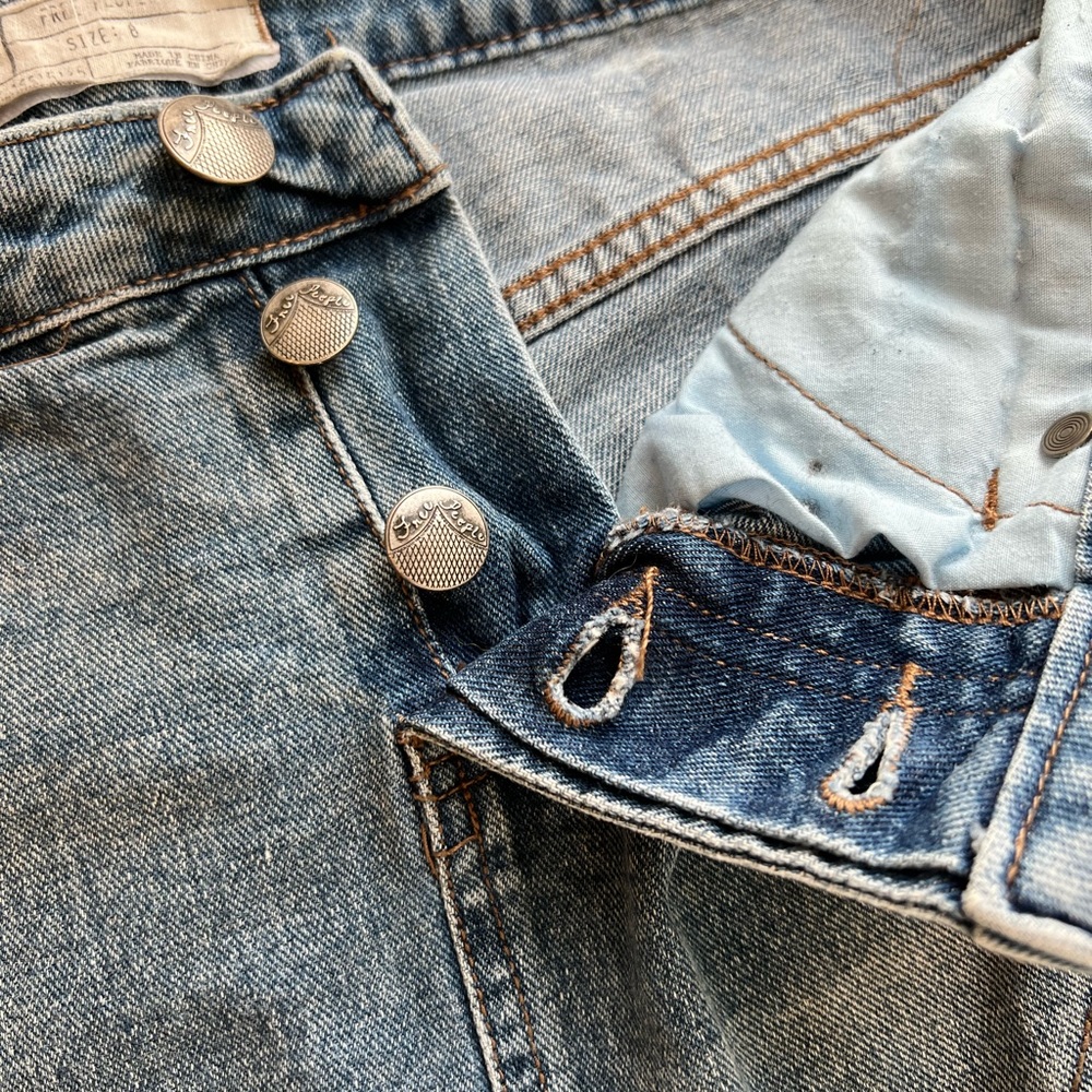 Free people size 8 women’s jeans mini skirt. - Picture 6 of 7